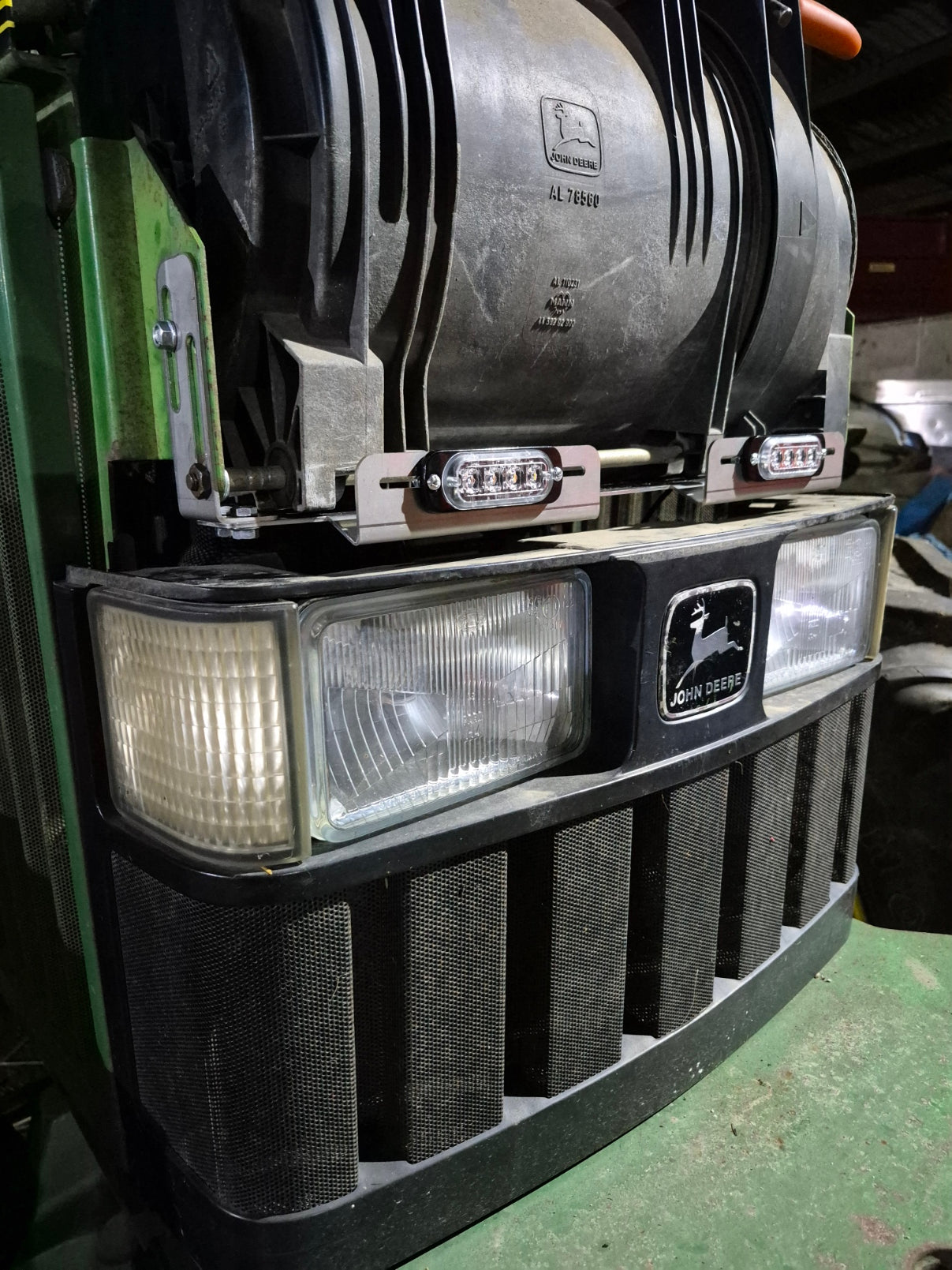 John Deere 6800