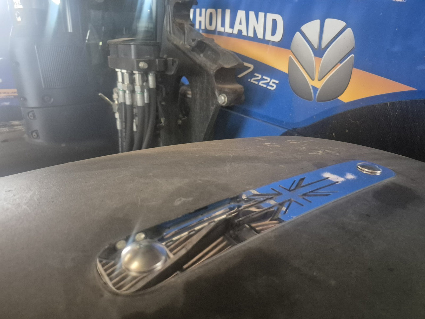 New Holland/Case IH FlashTractors Union Jack Mudguard Brackets 240mm