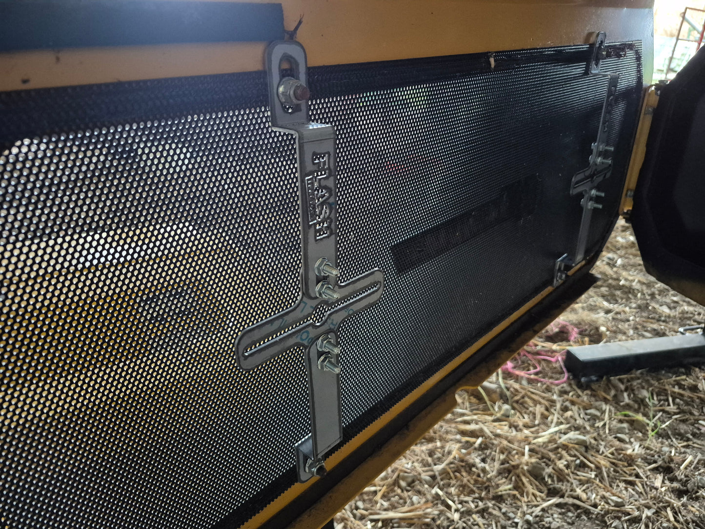 McConnel 6567T Series Hedge cutter