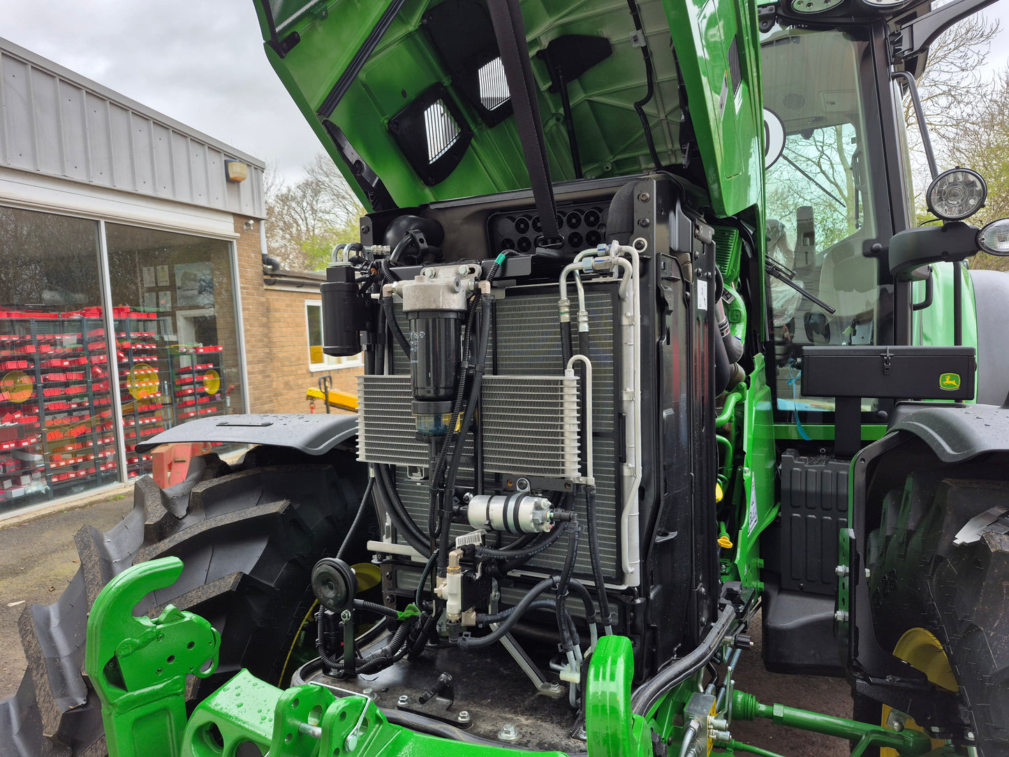 John Deere 6145M/6155R