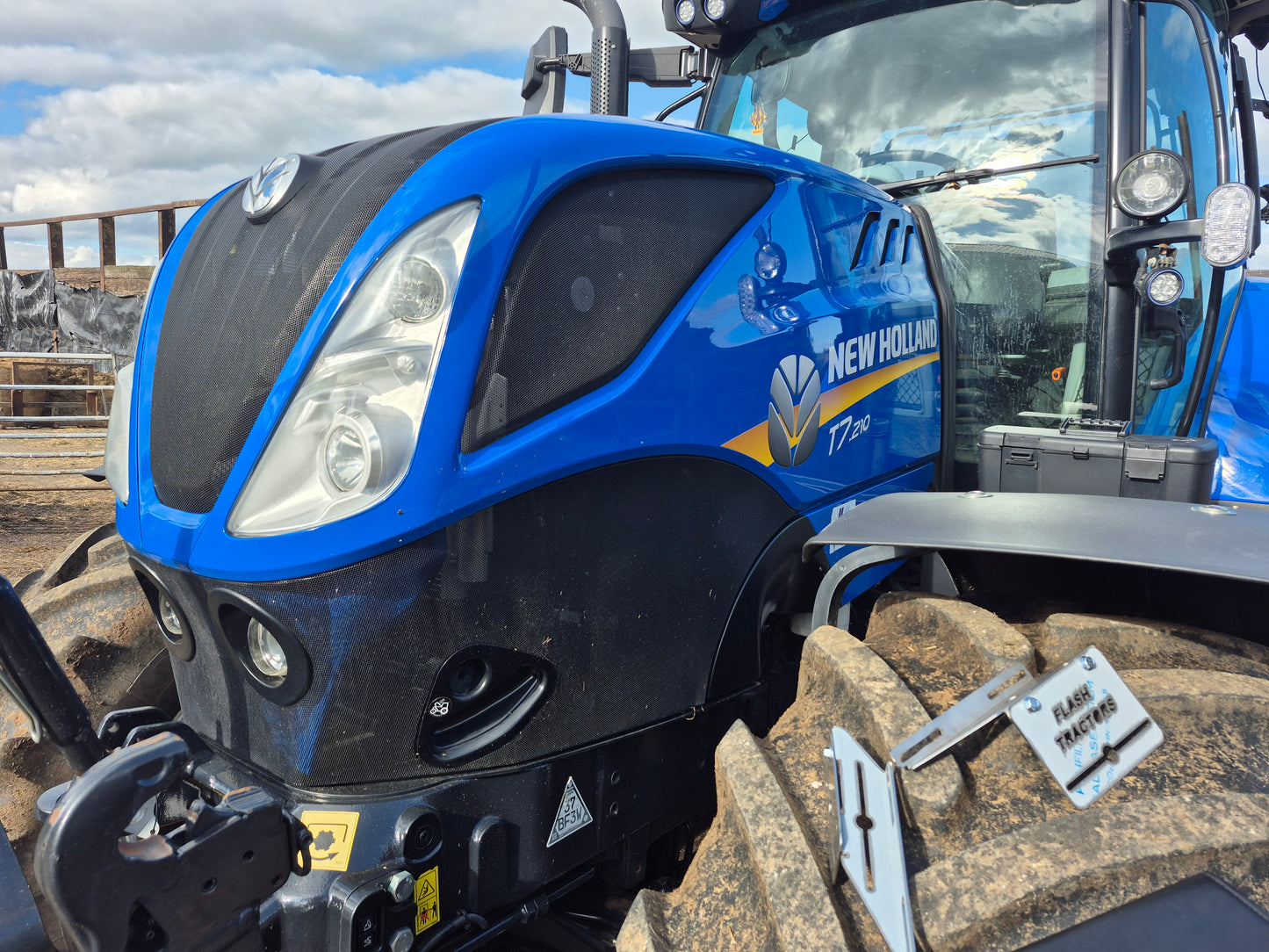 New Holland T7 (210/225/230/250/260)