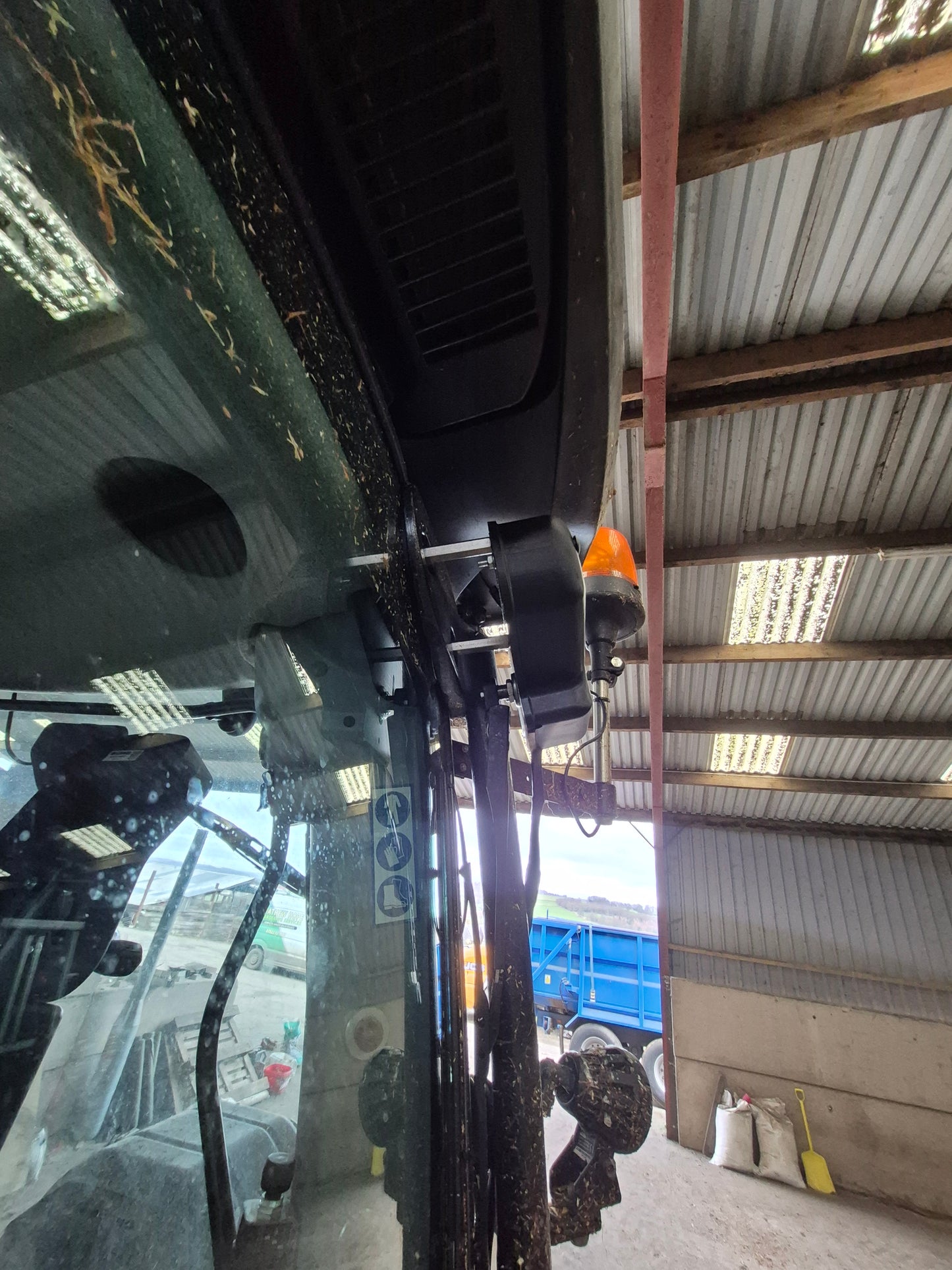 New Holland & Case IH Side window wiper kit (pre-order)