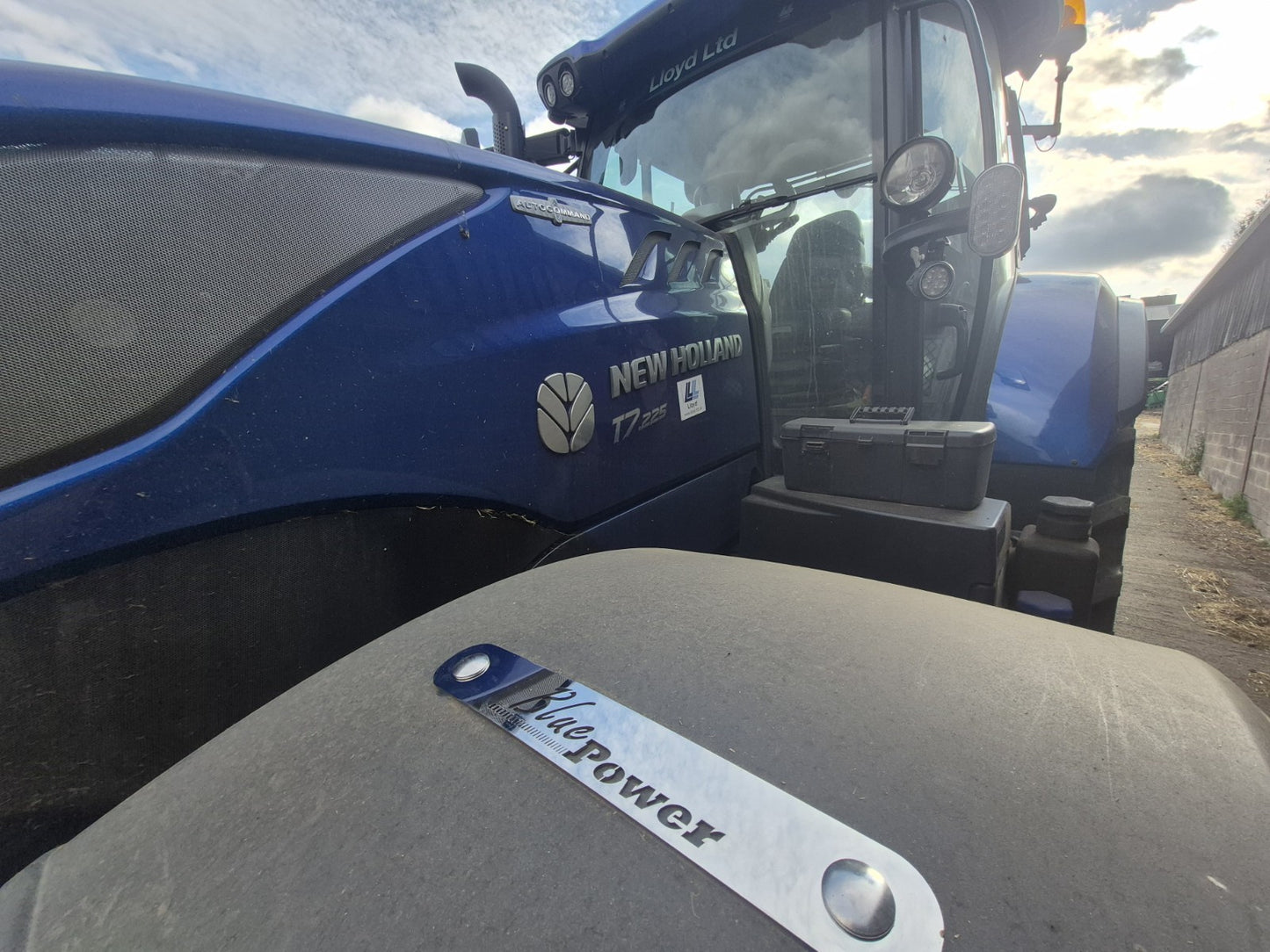 New Holland Blue Power Flash Tractor Mud Gaurd Brackets. 247mm